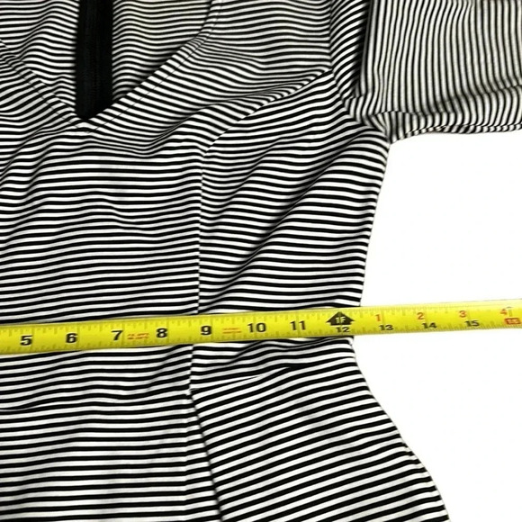 Guess dress ,women S. Black & White striped,fit & flare,pleats,V-neck,classic,EC - Picture 11 of 15